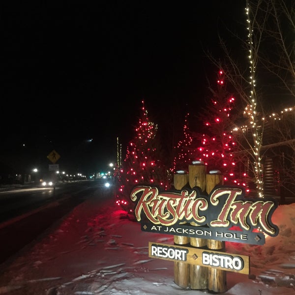 รูปภาพถ่ายที่ Rustic Inn Creekside Resort &amp; Spa at Jackson Hole โดย Brandon H. เมื่อ 12/20/2015