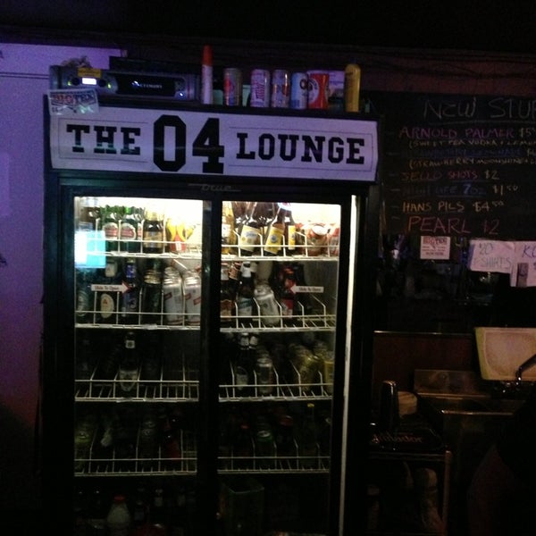Das Foto wurde bei The 04 Lounge von Chadwick S. am 8/19/2013 aufgenommen