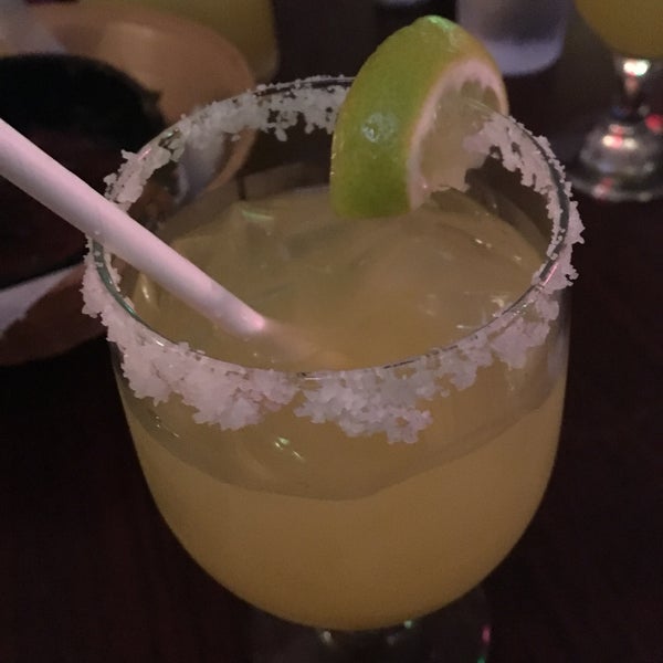 Foto diambil di Cesar&#39;s Killer Margaritas oleh Lori C. pada 3/29/2019