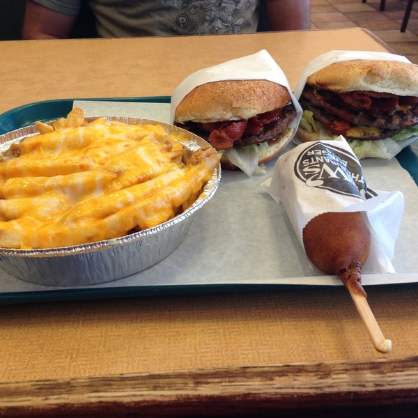 4/18/2013 tarihinde Jordan M.ziyaretçi tarafından JCW&#39;s The Burger Boys'de çekilen fotoğraf