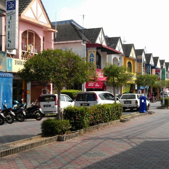 Dataran Alamanda Persiaran Pusat Bandar Parit Buntar Department Store