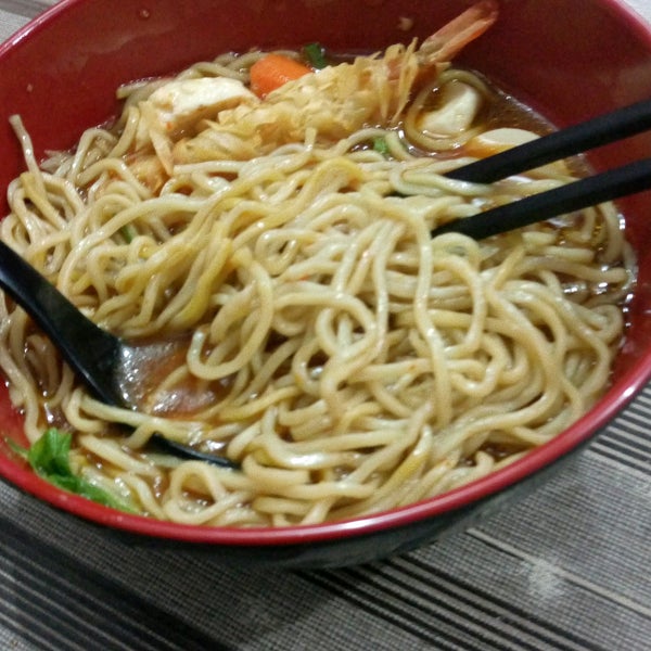 Mie Ramen Naruto Restoran Ramen di Serang