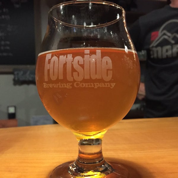 Foto scattata a Fortside Brewing Company da Michael P. il 9/28/2016