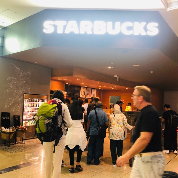 Das Foto wurde bei Starbucks von Prince P. am 7/18/2019 aufgenommen