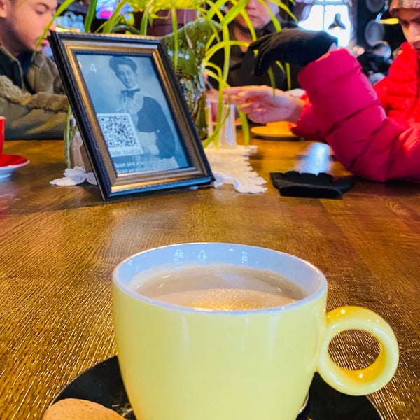 Das Foto wurde bei Restaurant Rondvaartbedrijf ‘t Zwaantje von Prince P. am 12/22/2019 aufgenommen