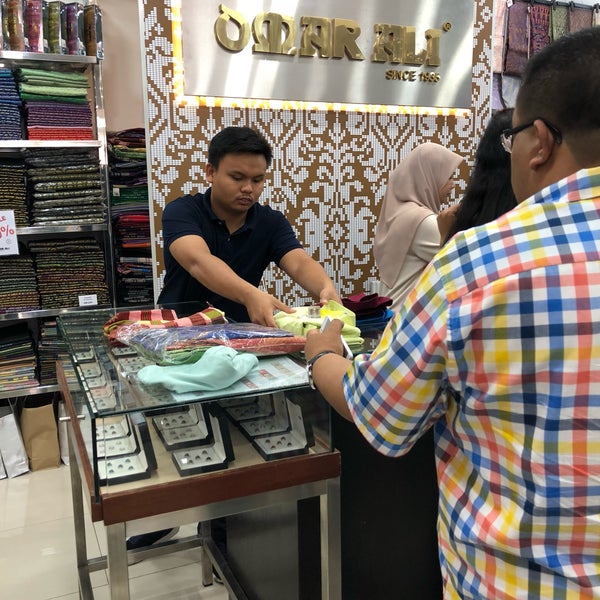 Photo taken at Omar Ali Boutique (TTDI) by Prince P. on 6/3/2018