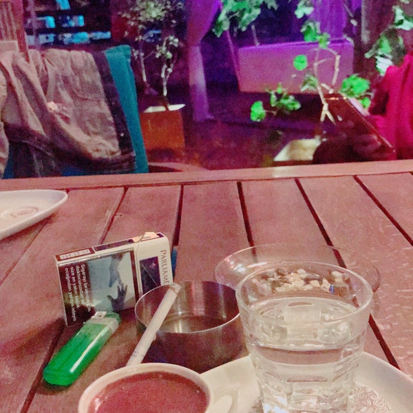 10/18/2017에 Deniz G.님이 Kahve Diyarı &amp; Tiryaki Shisha Lounge에서 찍은 사진