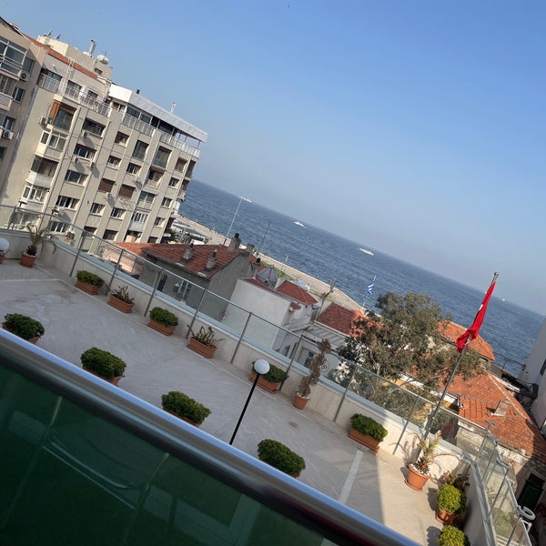 รูปภาพถ่ายที่ Ege Palas Business Hotel โดย Deniz G. เมื่อ 4/29/2022