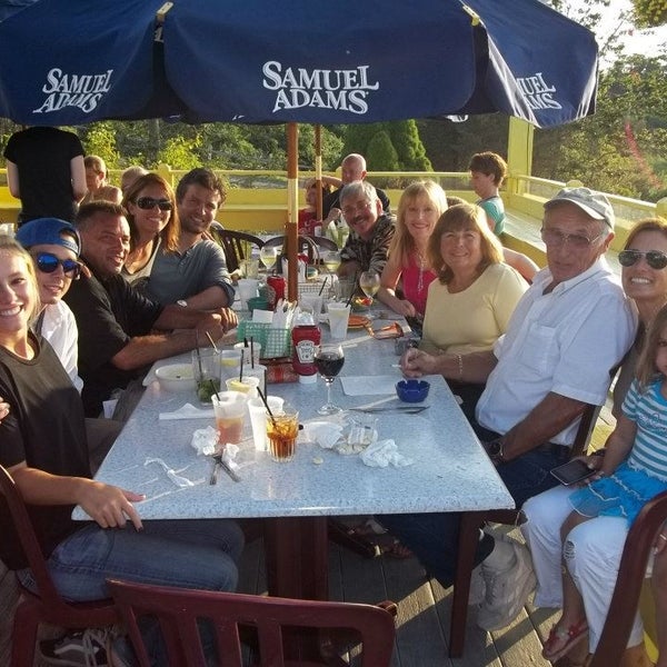 We had a large party and wanted to be on the deck made a reservation and had an awesome time.I absolutley loved this place ,great food ,water views and the service was awesome!!!