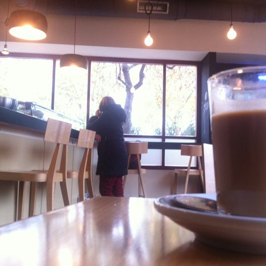 รูปภาพถ่ายที่ MARIANA Café - Bar &amp; After Work โดย Pacol M. เมื่อ 11/30/2012