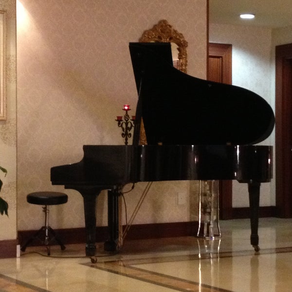 Photo taken at The Green Park Hotel Bostancı by Tugrul A. on 4/17/2013