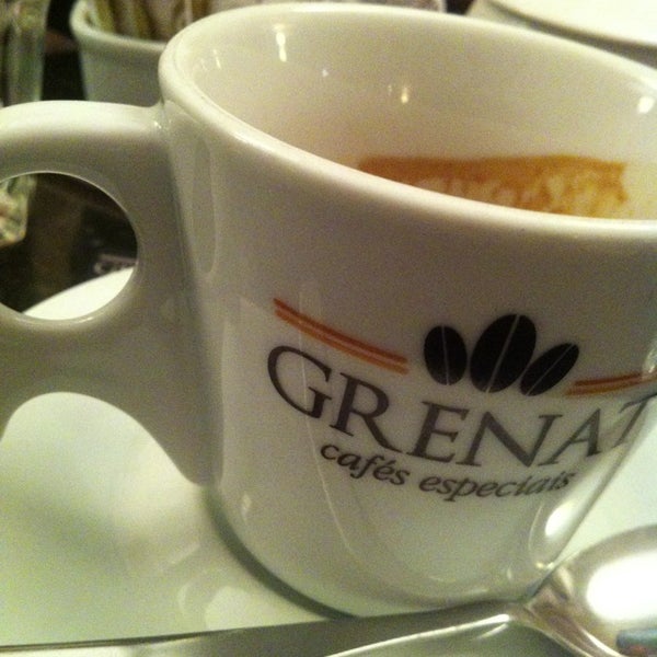 รูปภาพถ่ายที่ Grenat Cafés Especiais โดย Lygie d. เมื่อ 7/4/2013