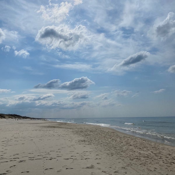 รูปภาพถ่ายที่ Smiltynės paplūdimys โดย Simonas B. เมื่อ 4/17/2021
