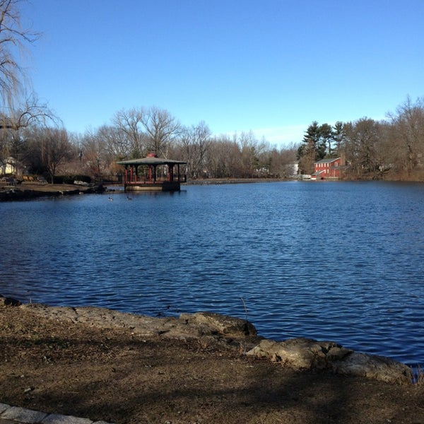 Christmas Coopers Pond Bergenfield 2022 Cooper's Pond - Park