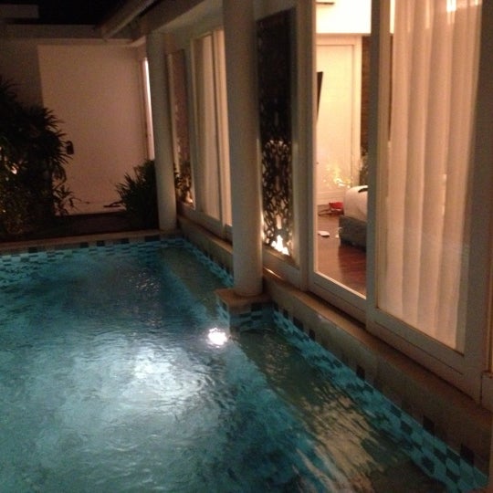 Foto tirada no(a) Astana Batubelig Suite Villa por Mellanie L. em 10/27/2012