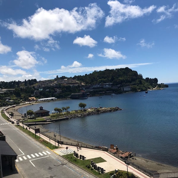 Wonderful 5star hotel facing Lake Llanquihue and the majestic Osorno on the opposing shore. Excellent service, comfy room and super foreign friendly. (Pic is from room balcony)