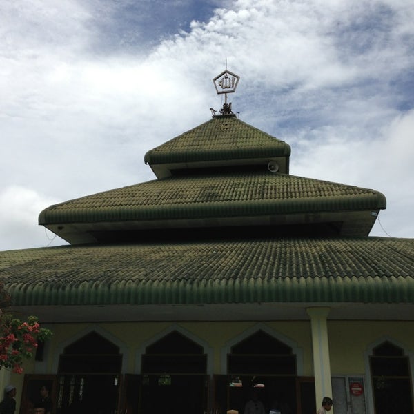Photos At Masjid Nurul Iman Oebobo