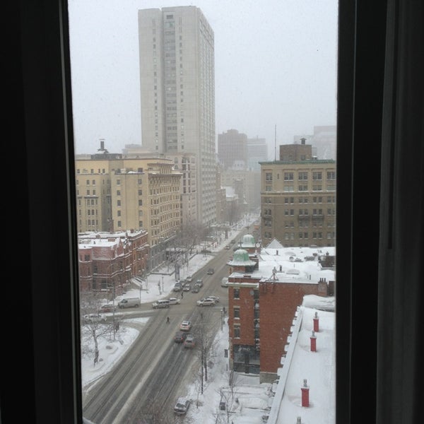 รูปภาพถ่ายที่ SENS Hotel Montreal โดย Jeffrey T. เมื่อ 2/21/2013