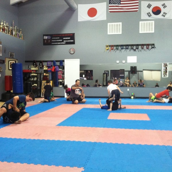 Zv fight academy logo baku. Spartan тюмень. Fighting academy. Логотип для академии боевых искусств. Fight academy.