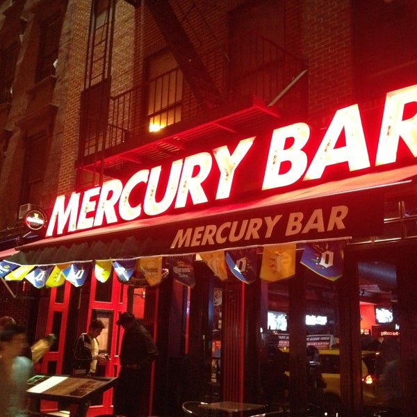 รูปภาพถ่ายที่ Mercury Bar West โดย Hirotoshi B. เมื่อ 5/5/2013