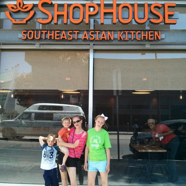 6/21/2013にPaulyがShopHouse Southeast Asian Kitchenで撮った写真