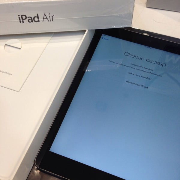 Power Mac Center Electronics Store in Cebu City