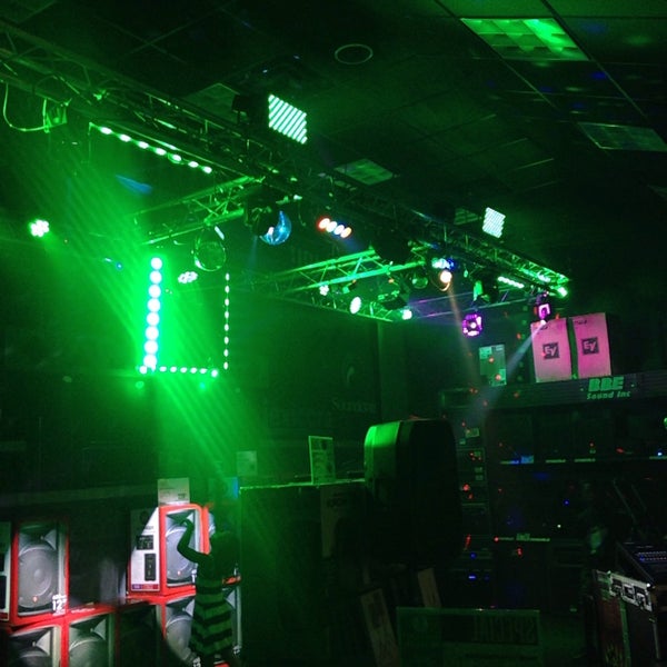 Guitar Center Music Store in 39th East