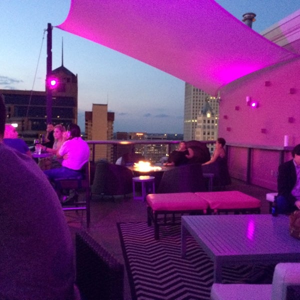 Foto tomada en Twilight Sky Terrace  por Paul R. el 6/12/2014