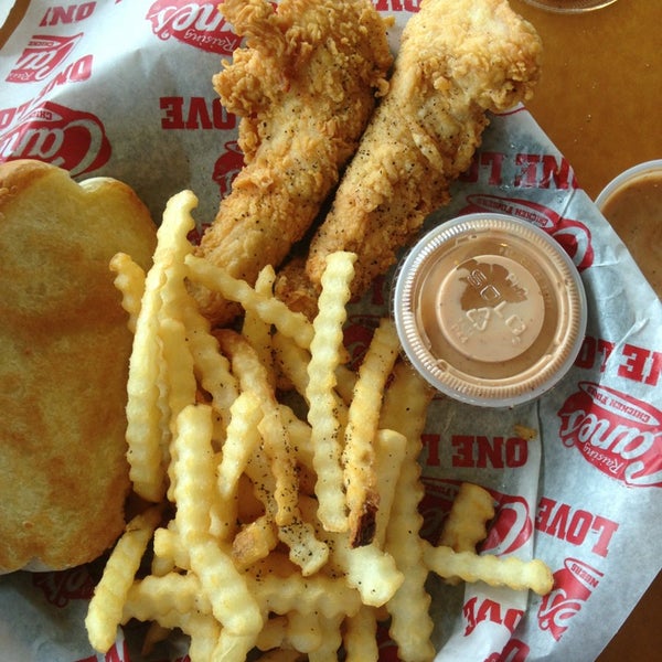 Photo taken at Raising Cane&#39;s Chicken Fingers by Tom D. on 7/27/2013