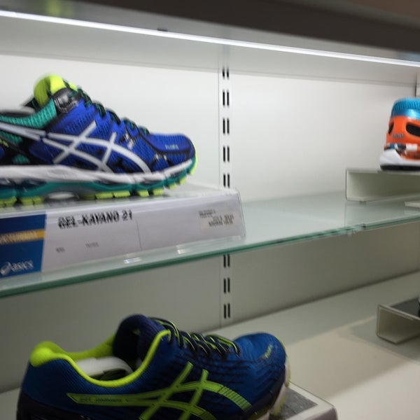 ASICS Tienda de artículos en Rozas de Madrid