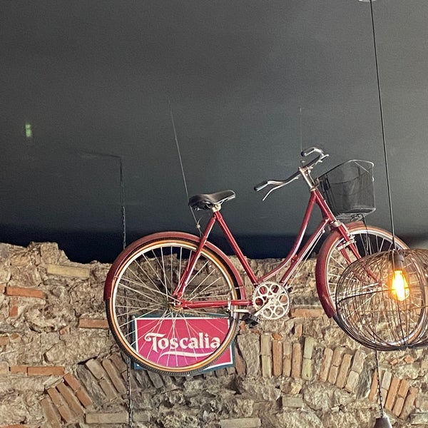 รูปภาพถ่ายที่ Toscalia โดย Israel G. เมื่อ 6/25/2021