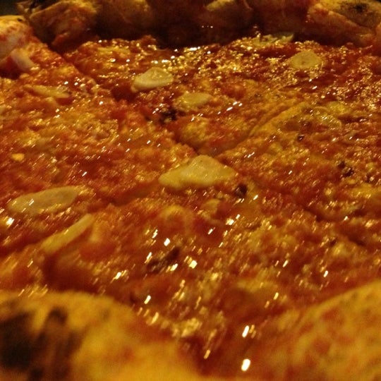 รูปภาพถ่ายที่ Pitruco Mobile Wood-Fired Pizza โดย Phillyism เมื่อ 10/11/2012