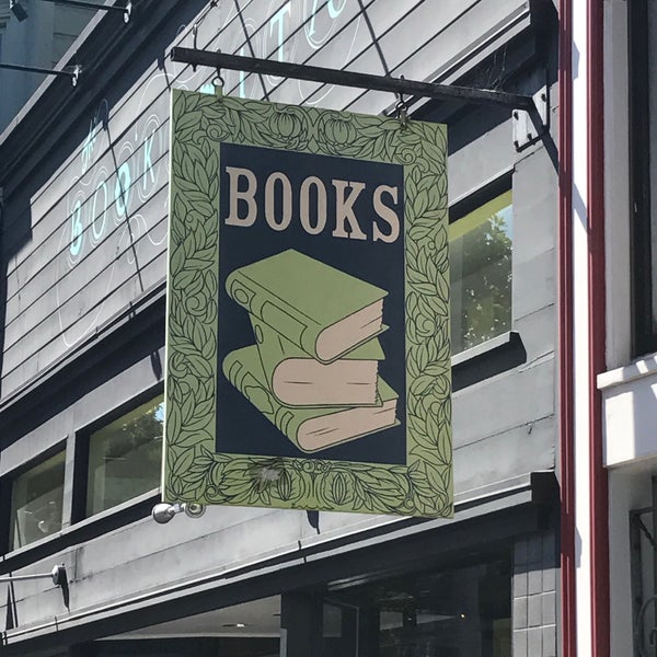 8/27/2017 tarihinde Emily B.ziyaretçi tarafından The Booksmith'de çekilen fotoğraf