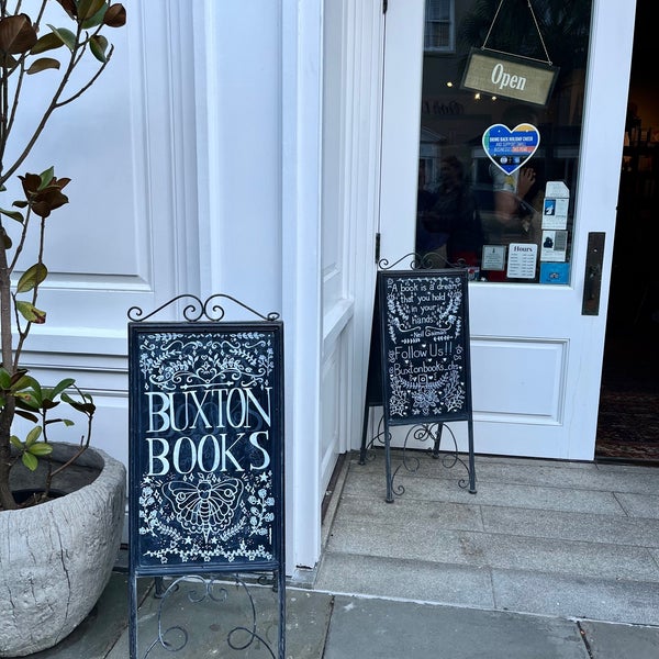 BUXTON BOOKS - 42 Photos & 46 Reviews - 160 King St, Charleston