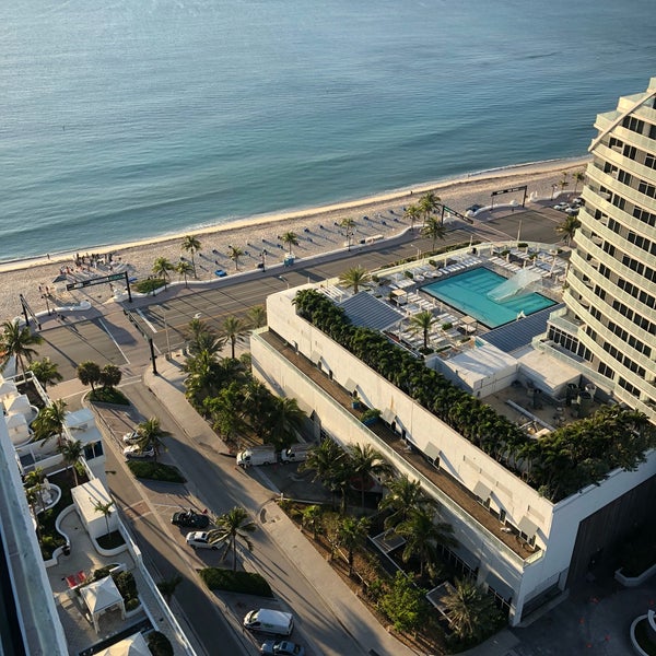 รูปภาพถ่ายที่ Hilton Fort Lauderdale Beach Resort โดย Darryl P. เมื่อ 4/26/2018