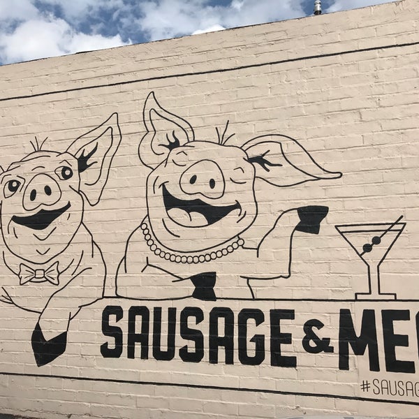 Foto tirada no(a) S&amp;M Sausage and Meat por Vanessa H. em 11/20/2016