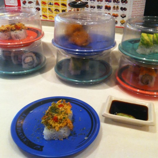 Photo taken at Sushi Envy by Stephanie V. on 10/12/2012
