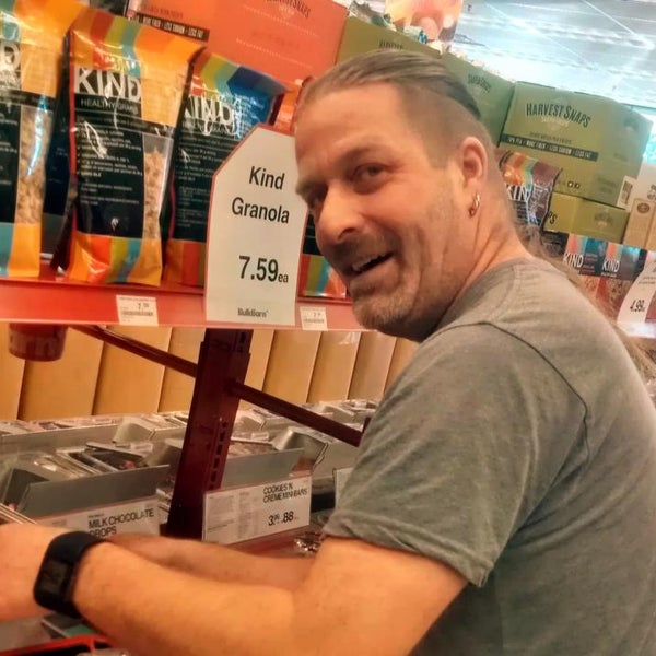 Bulk Barn Grocery Store in Niagara Falls