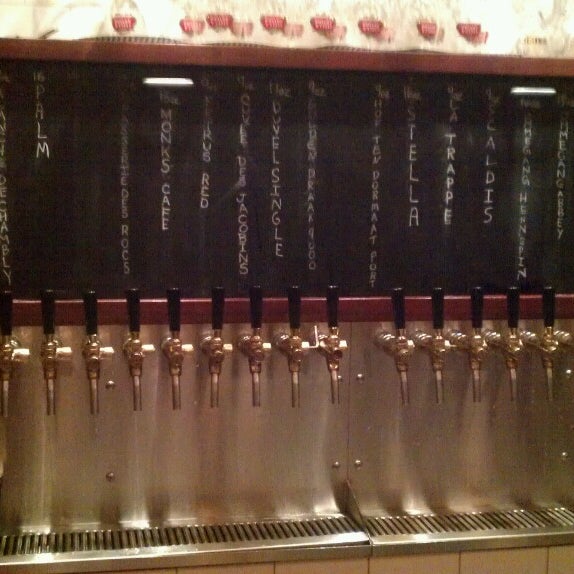 6/23/2013에 Jacqueline P.님이 Victoire: A Belgian Beer Bar &amp; Bistro에서 찍은 사진