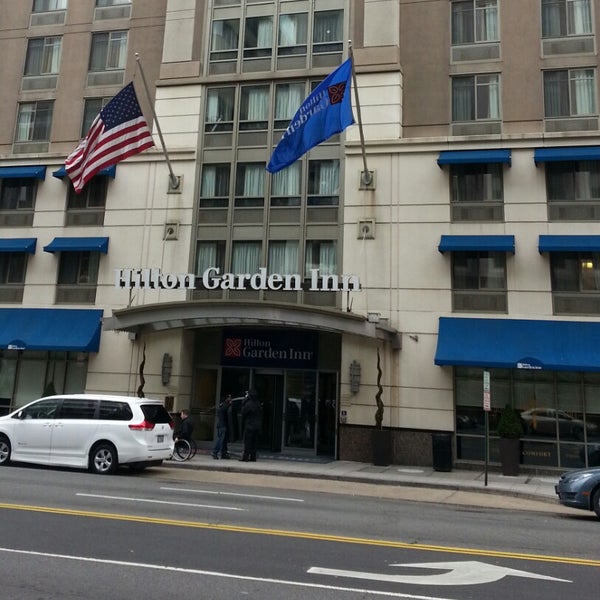 Photo taken at Hilton Garden Inn by WILFREDO &quot;WILO&quot; R. on 3/2/2013