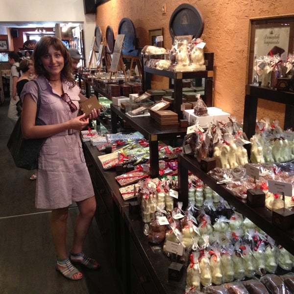 5/8/2013にKristina A.がリヴィウ チョコレートワークショップで撮った写真
