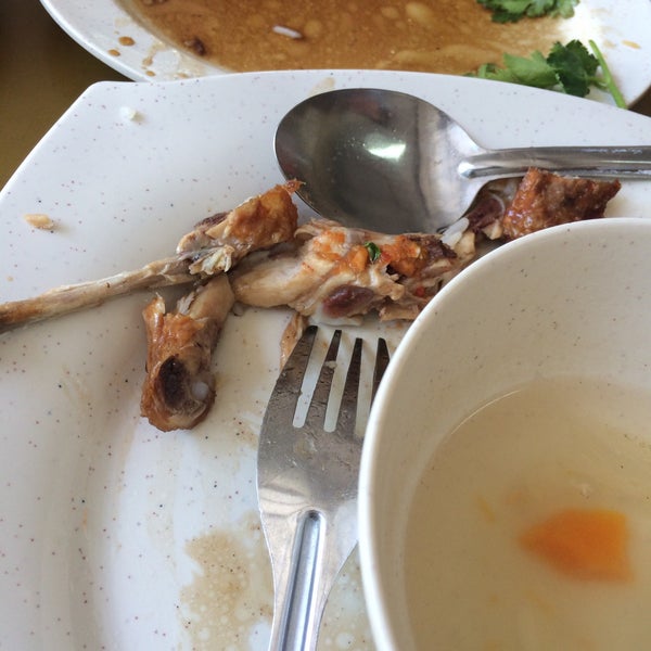 Nasi Ayam Yat (Hainan Chicken Rice) - Food Court in Bdr Br Sentul