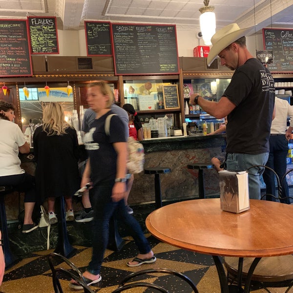 Photo taken at Klavon&#39;s Ice Cream Parlor by Christopher H. on 8/30/2019
