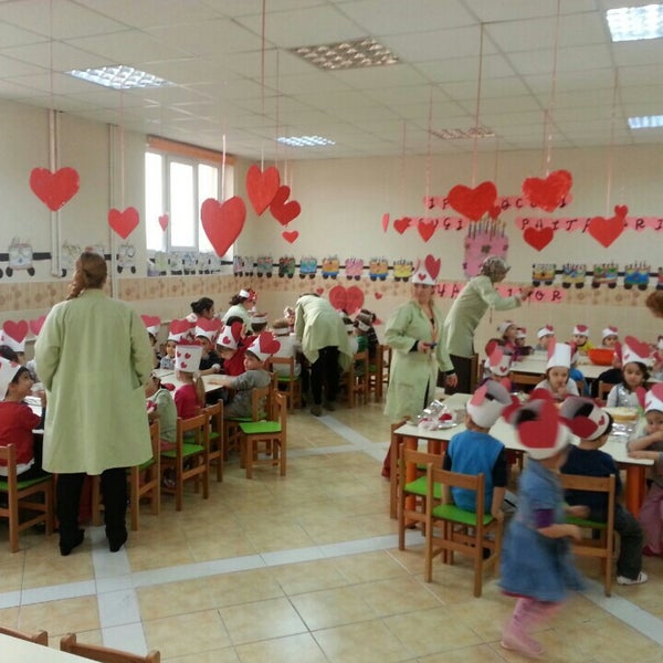 2/19/2013にRasim K.がİpekböceği Anaokuluで撮った写真