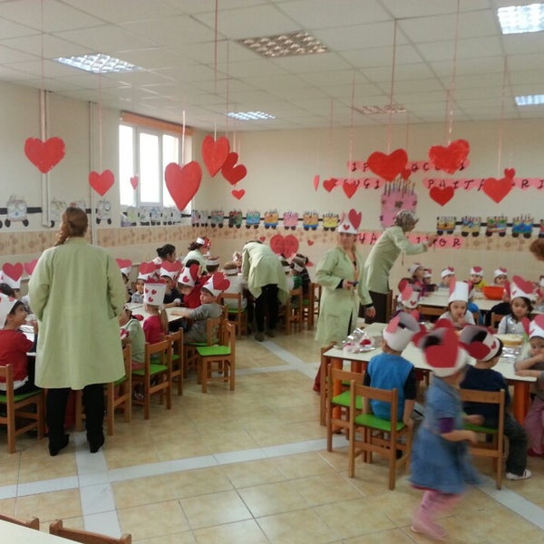 2/14/2013 tarihinde Rasim K.ziyaretçi tarafından İpekböceği Anaokulu'de çekilen fotoğraf