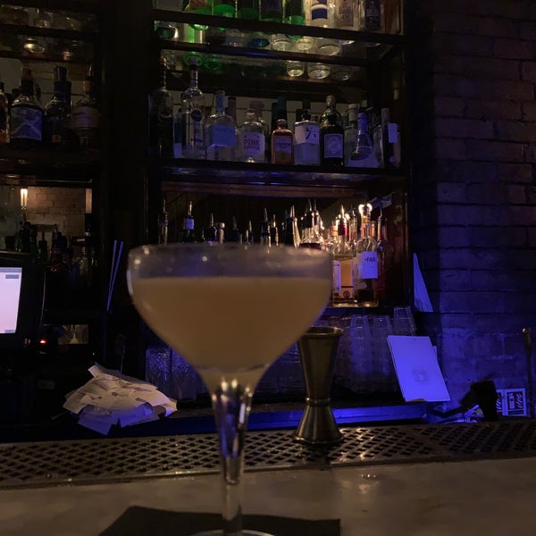 12/31/2019 tarihinde Ériķ R.ziyaretçi tarafından Experimental Cocktail Club'de çekilen fotoğraf