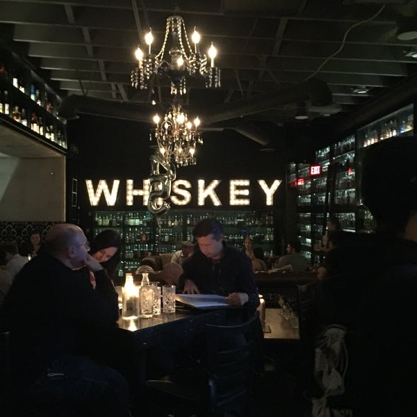 Das Foto wurde bei The Whiskey House von Ériķ R. am 1/27/2019 aufgenommen