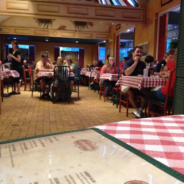7/28/2014 tarihinde Marcos S.ziyaretçi tarafından Zappi&#39;s Italian Eatery - Pasta, Pizza and Subs'de çekilen fotoğraf