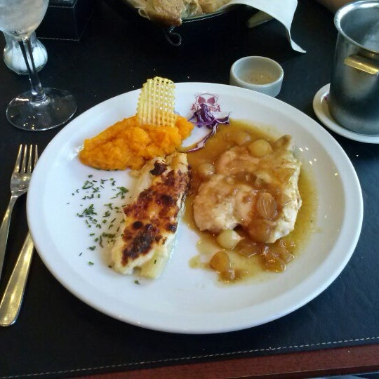 12/5/2012 tarihinde Flavio T.ziyaretçi tarafından Alameda Restaurante'de çekilen fotoğraf
