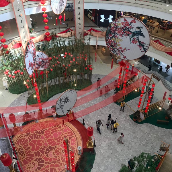 รูปภาพถ่ายที่ Queensbay Mall โดย Chuah San Ling เมื่อ 1/18/2022